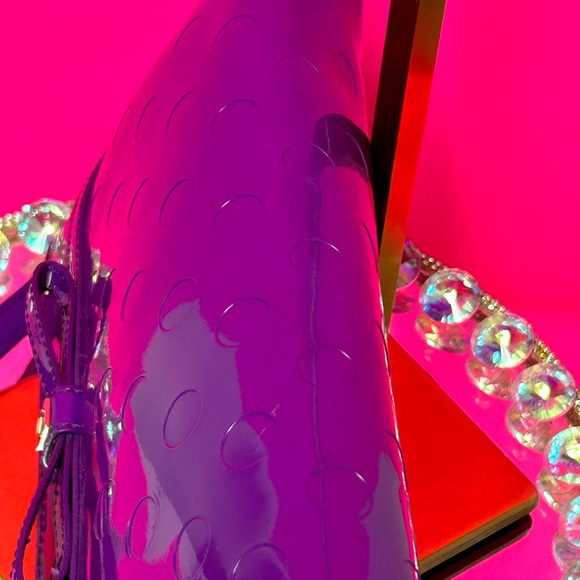 Kate Spade New York Purple Patent Circle-Embossed Shoulder Bag Approx. 9.5 x 5.5 - Picture 4 of 13